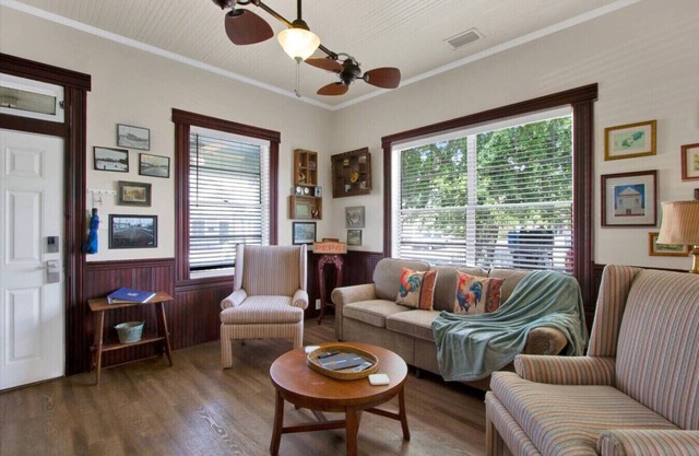 1 Block From 7th Ave Charming Ybor City Retreat