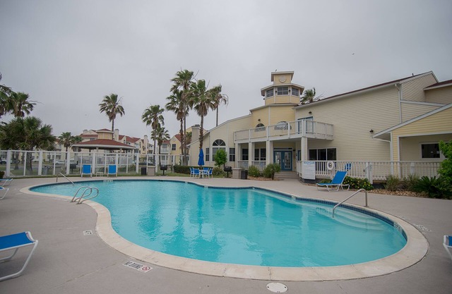 1 Block To The Beach-1st Floor Unit-Taylor Made Get A Way