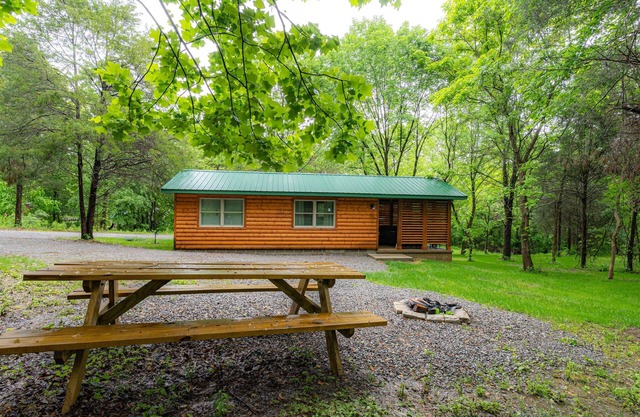 1 BR Hot Tub Cabin- Closest Cabins to Garden of the Gods-Shawnee National Forest