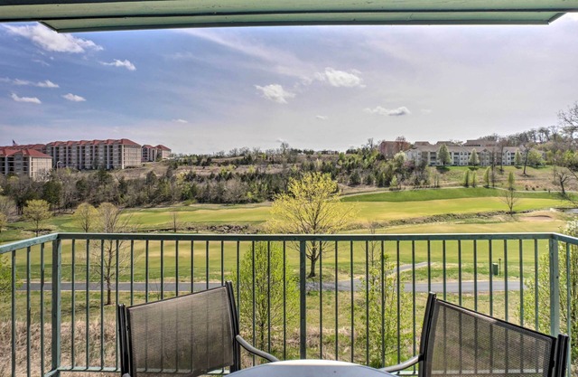 < 1 Mi to Branson Strip: Condo on Golf Course!