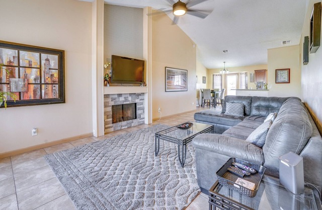 < 1 Mi to Camelback Ranch: Phoenix Home w/Pool
