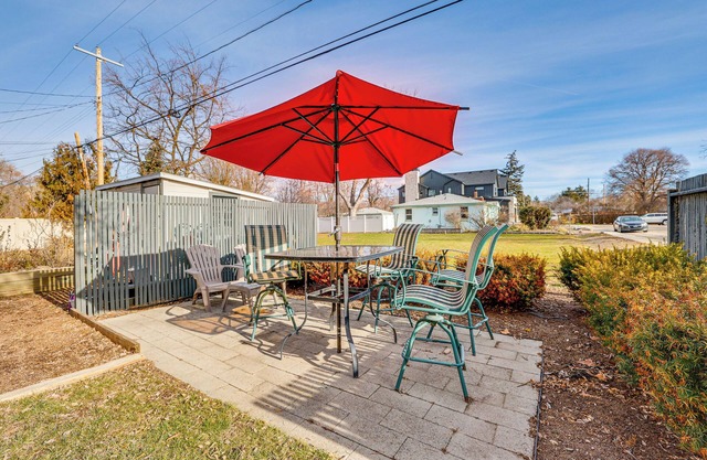 1 Mi to Camels Back Park: Boise Studio w/Patio!