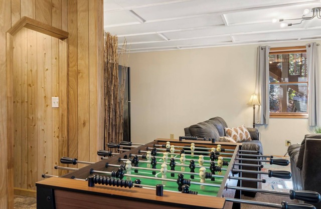 1 mi to Gorges State Park w/Sauna, & Hot Tub