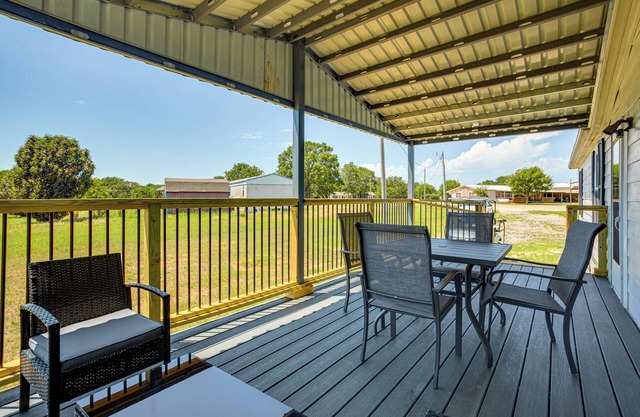 1 Mi to Lake Texoma: Peaceful Kingston Getaway