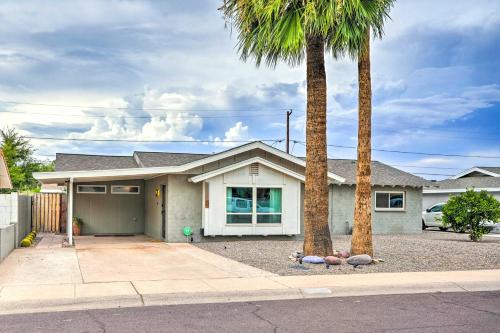 1 Mi to Old Town Scottsdale Home with Putting Green