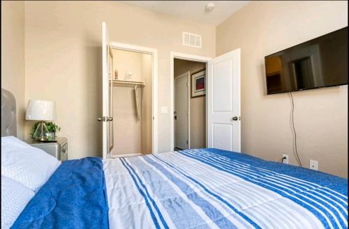 1 North Vegas Airport Pick Up Private Bathroom