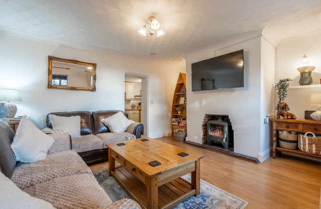 1 Paynes Cottage by East Ruston Cottages