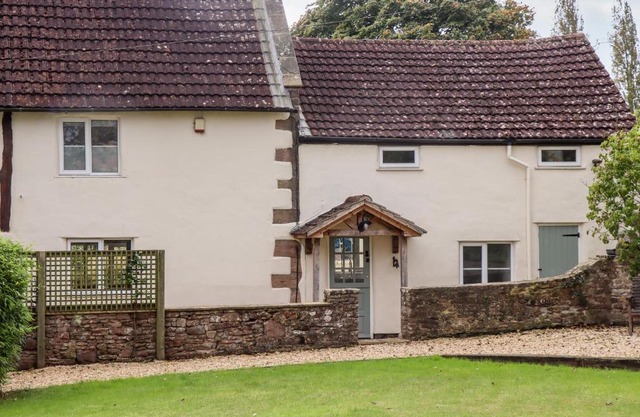 1 White House Cottages