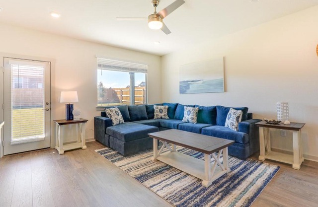 10 Mi to Dtwn Bright Austin Gem with Pool Access