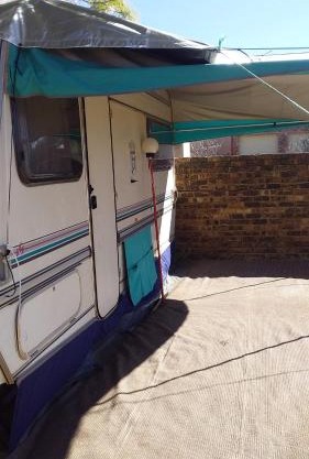 10 on the De Villiers Caravan