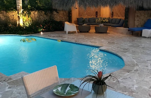 100 +5🌴STAR reviews 4 Min to Beach😎English speaking Chef & Butler🍷Meal Plan🦞