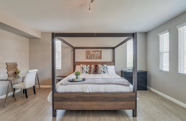 1000Mbps Súper Fast WiFi ✯ Large Group ✯ King Bed ✯ 4K Tvs