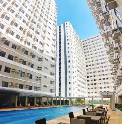 1014 - Cavite Minimalist Condo with Resort-like Amenities & Hi Speed Wifi