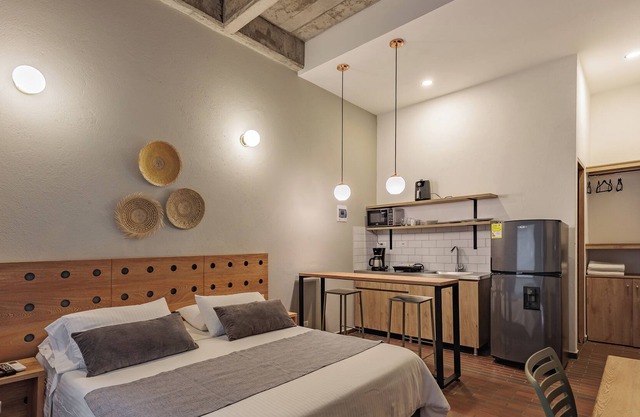 102 Circular Flats, 500mb, AC, 2coworking & cafe