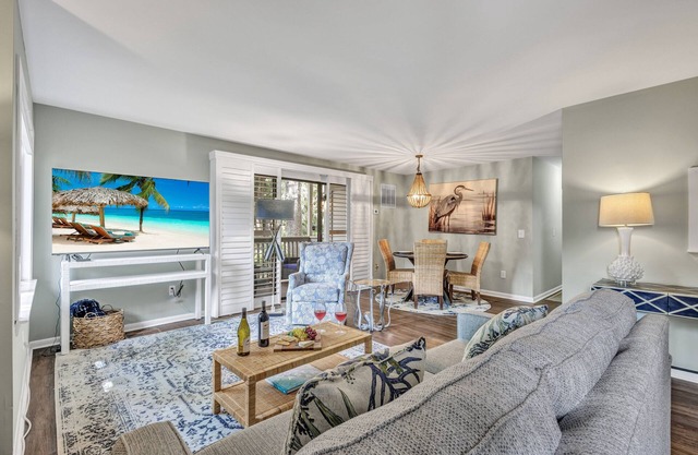 103 Forest Gardens @ Forest Beach Near Coligny | Pool Access | 8 min walk to the Beach!