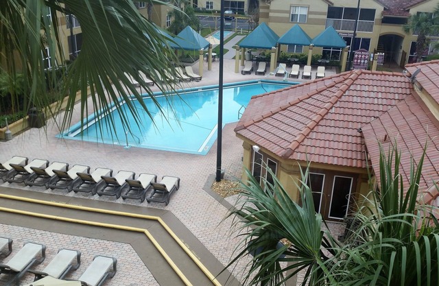 1043 Dollars Near Disney! LARGE 2-BEDROOM CONDO, W/D, PORCH, WHIRLPOOL TUB