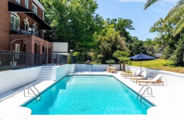 109 Whole House the Church St Collection with Pool