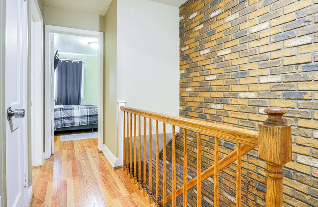 11 Mi to Downtown Baltimore: Middle River Townhome