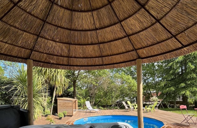 11-person gîte with spa, sauna and swimming pool