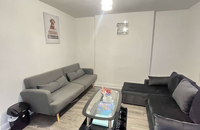 12% Discounted Glamorous flat in Shepherd’s Bush