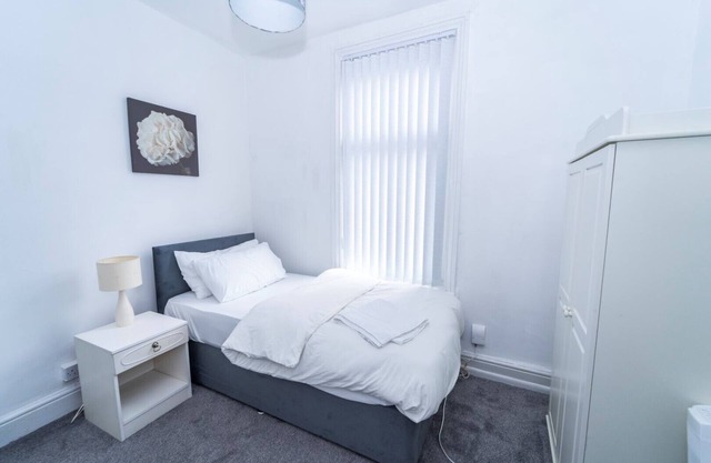 12 Guests - 5min City Centre - Pet Friendly