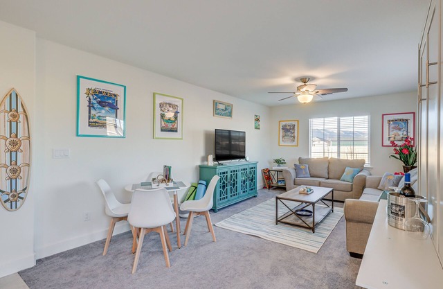 12 Mi to Reno: Hot Tub Haven in Sparks!