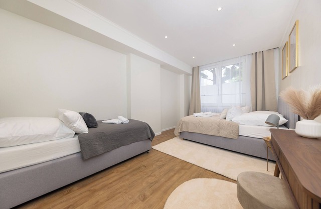 120sqm & 5-room luxury apartment with 2 bathrooms