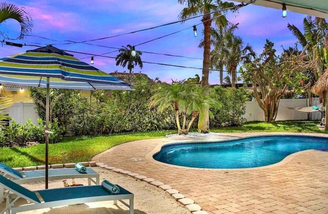 1310 · Family Backyard + Boat Rental/Heated Pool/Spa/BBQ!