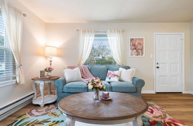 133 - Cozy Country Cottage ~ Fire Pit