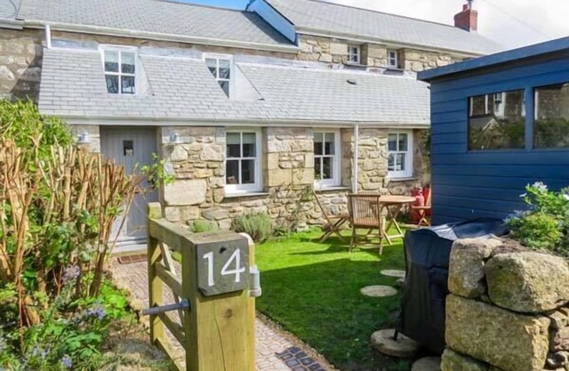 14 BOSCASWELL DOWNS, pet friendly, with open fire in Pendeen