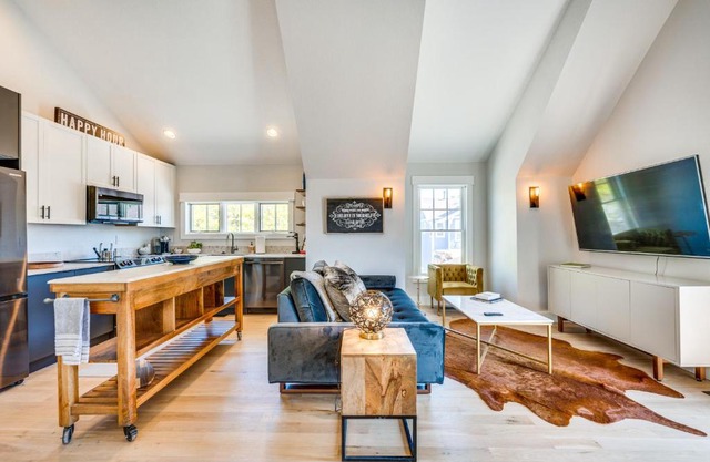 14 Mi to Dtwn Denver Sleek Westminster Home