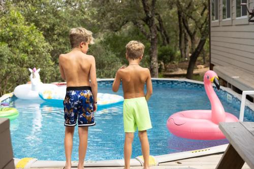 14 Ppl! Prvt Hot Tubs, Fire-pits 2 Homes, Venue