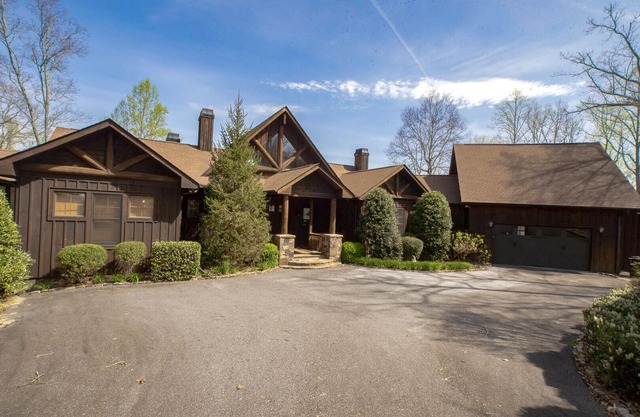 1449 Lake Forest Drive at Bear Lake Reserve