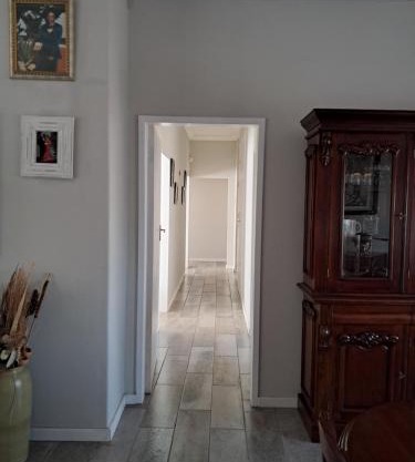 15 Kameeldoring 2-bedroomed self-catering unit, Clubview
