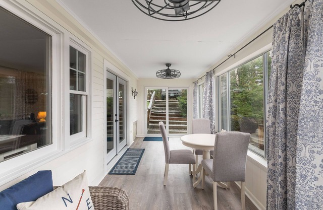 15 Minutes to Ragged Mtn and Gorgeous Views of Mt. Cardigan and Newfound Lake!