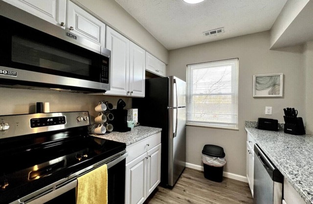 1520 F Bonita · TWO Bedroom Unit in Middletown w Private Laundry