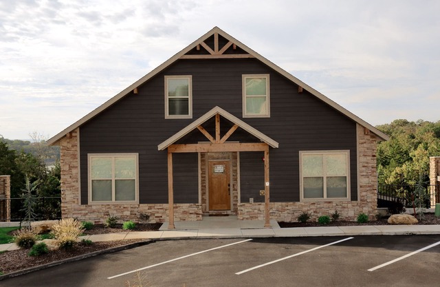 #17 - 7 Bedroom (Antlers Resort)