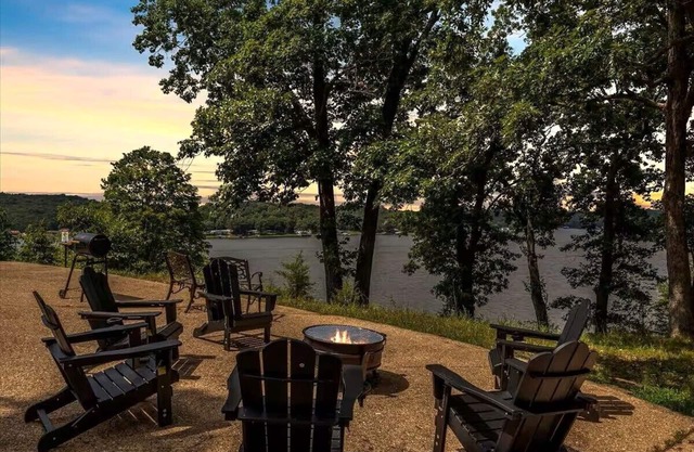 17 Lakefront Acres, Private Dock, Firepit, Pool Table, Kayaks, Fishing