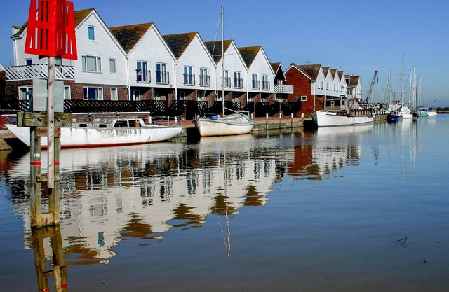 17 THE BOATHOUSE, character holiday cottage, with a garden in Rye