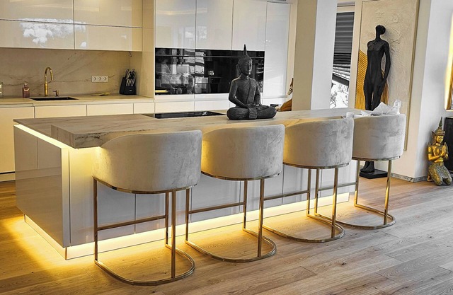 170m² Luxurious City Home + Pool + Garden + Koi Pond + Kids Playground + Kitchen