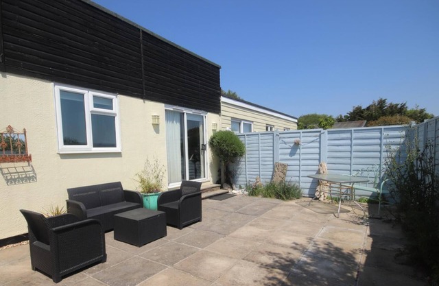 17H Medmerry Park 2 Bedroom Chalet