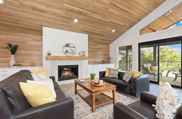 180 degree view of Canyon Lake! Upscale luxury awaits!