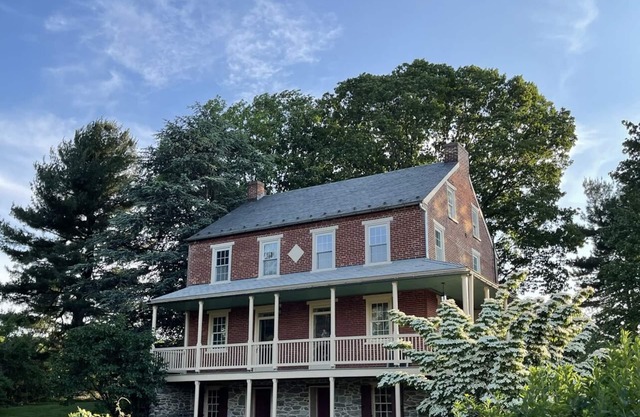 1800's Farmhouse on working orchard farm