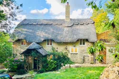 18th Century Historic Thatched Cottage 2 Bed 2 Bath