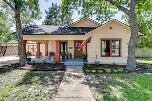 1925 Craftsman Bungalow - 1 Mi to Dtwn Waxahachie!