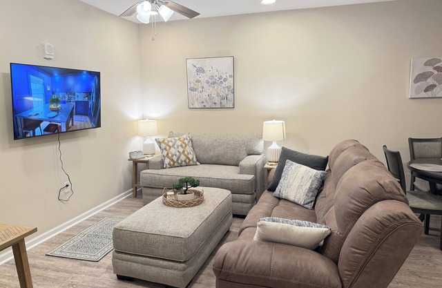 1A luxury brand new apartment in hsv near aquatic center, hospitals and mall.