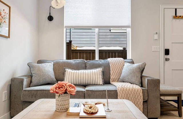 1b1b Cozy Unit in Ravenna close to U District