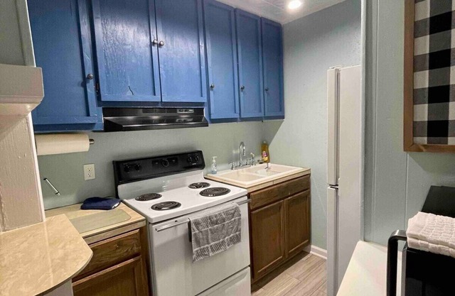 1bdrm, 1 bath, great for long term stays!