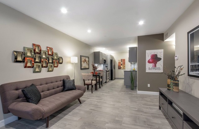 1BR 1BA Near Uptown and Medical Center