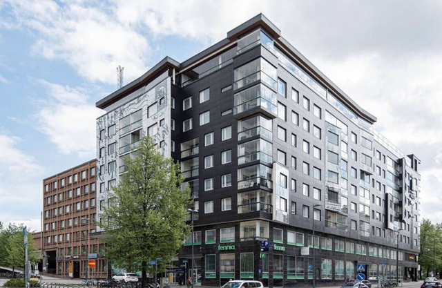 1BR & Balcony next to Railway Station in Downtown